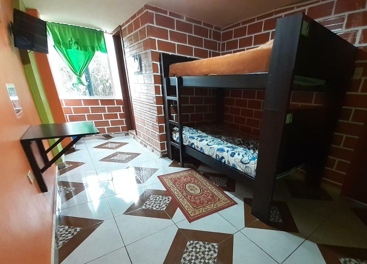 Hostal Adventure Climbers Latacunga Exterior foto